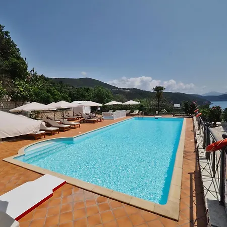 Aparthotel Bella Vista & Benitses (Corfu)